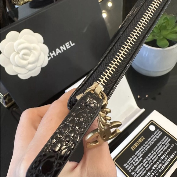 🖤RARE🖤 Chanel CC Calfskin Crocodile Embossed Cosmetic Case Pouch Black G… - Picture 7 of 13